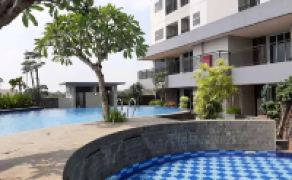 Comfort and Minimalist Studio at Parkland Avenue Apartment by Travelio