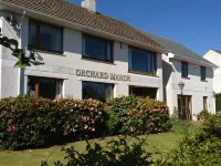 Penthouse Luxury Suite for 4 Persons with 2 Marble Bathroom Hôtels à proximité de : Truro School