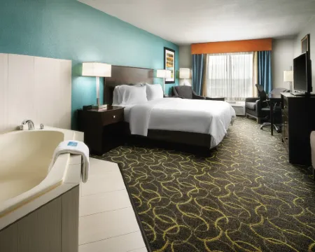 Holiday Inn Express & Suites DFW AIRPORT - GRAPEVINE by IHG Hotels in Grapevine
