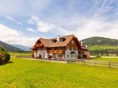 Top 1 Hotels in 