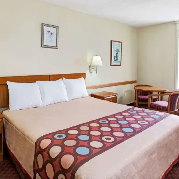 Super 8 by Wyndham Walterboro