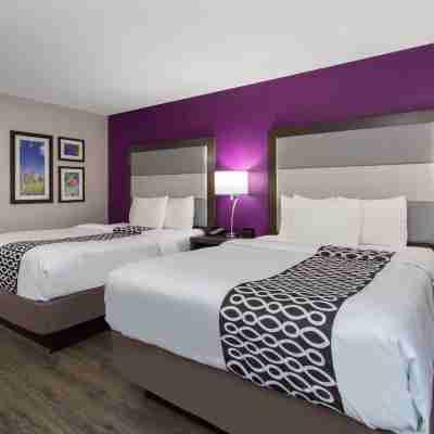 La Quinta Inn & Suites by Wyndham Effingham Rooms