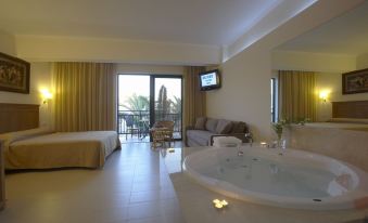 Atlantis Beach Hotel