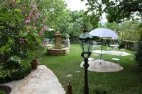 La Bastide du Paradou 2 Hotels in Montagnac