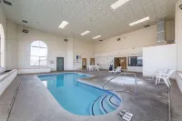 Quality Inn & Suites Junction - Pools