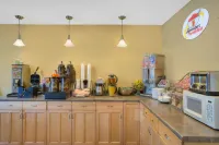 Super 8 by Wyndham Augusta - breakfast