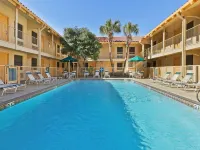 La Quinta Inn by Wyndham San Antonio Market Square Hotels near The DoSeum