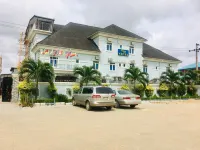 Euc Demordern Hotels & Suites Limited Hotels near Amuwo Odofin Public Library