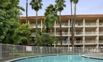 Ramada by Wyndham Burbank Airport