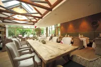 Wellness & Thermal Retreat Das Mühlbach فنادق في Bad Fussing
