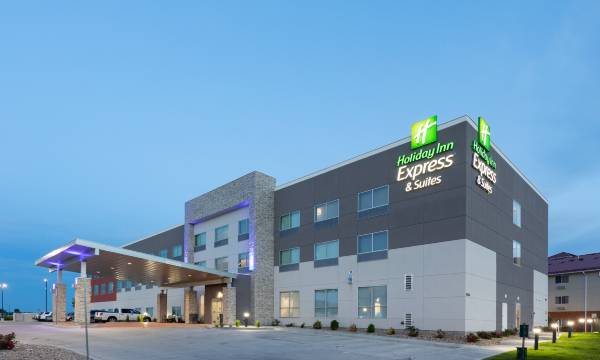 Holiday Inn Express & Suites Firestone - Longmont by IHG