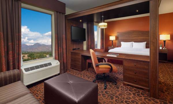 Hampton Inn & Suites Scottsdale at Talking Stick
