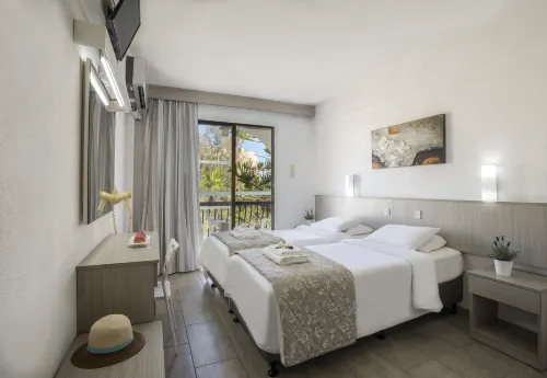 Cactus Hotels in Mazotos