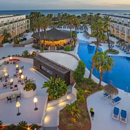 Hotel Cabogata Jardín