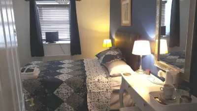 Bed and Blueberry Two Bed Suite for 2,3, or 4 People