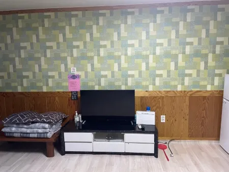 Muan Dongit is House Pension