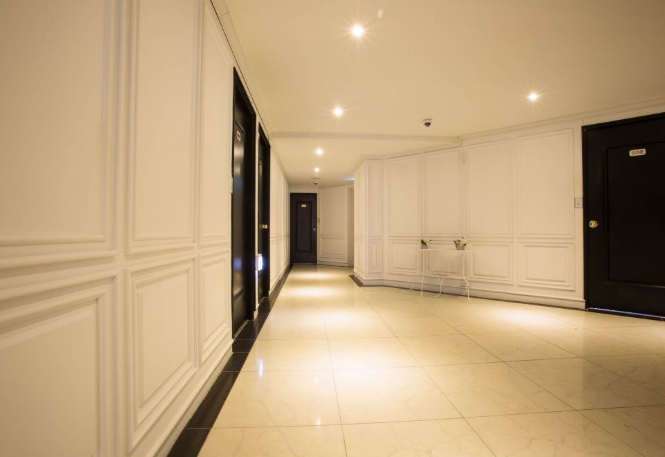 Hillside Tourist HotelOver view