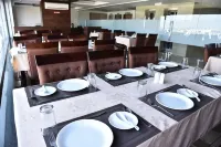 Hotel Comfort Hotels in Bharuch