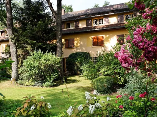 Cazaudehore Hôtel - Restaurant - Terrasse Hotels in Maisons-Laffitte