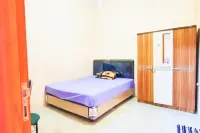 Green Kanca Syariah Guest House Mitra RedDoorz Hotel dekat TPS pasar besar