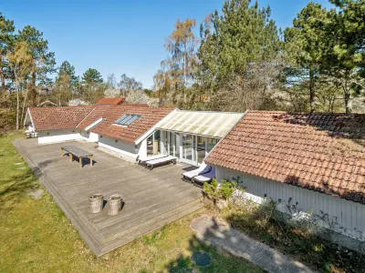 "Erly" - 500m from the Sea