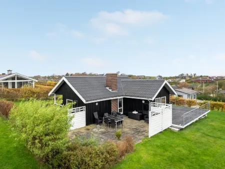 "Clarita" - 300m to the Fjord