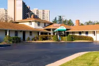 Budget Host Alexandria Hotels in Huntington