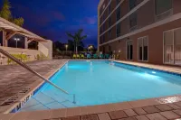 Home2 Suites by Hilton Lakewood Ranch - プール