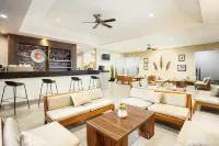 Swiss-Belinn Luwuk - Bar