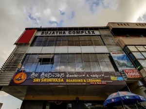 Spot on Srinivasa Boarding and Lodging Near Vijayanagar Metro Station