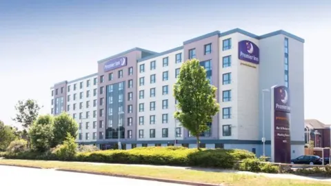 Premier Inn London Gatwick Airport (Manor Royal) in Crawley