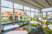 Hampton Inn by Hilton Cali