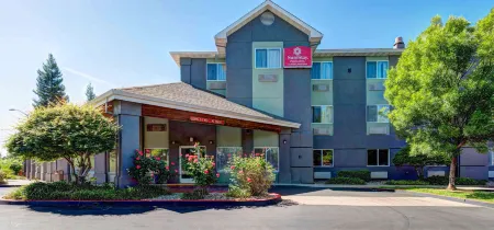雷丁貝斯特韋斯特SureStay Plus酒店
