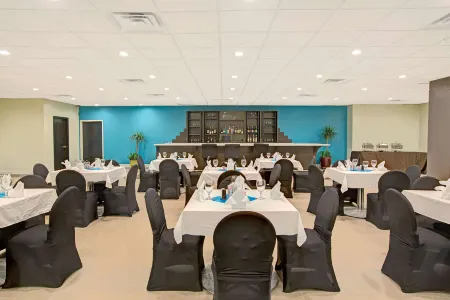 Ramada Plaza by Wyndham Charlotte/South End Airport