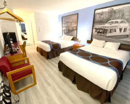 Super 8 by Wyndham Sicamous Hotels in Sicamous