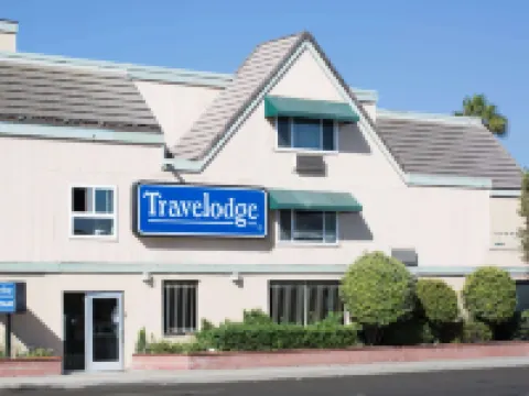 Travelodge by Wyndham Sunset-Huntington Beach Ocean Front Hotels in Sunset Beach