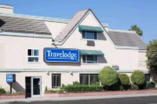 Travelodge by Wyndham Sunset-Huntington Beach Ocean Front