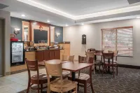 AmericInn by Wyndham Winona - breakfast
