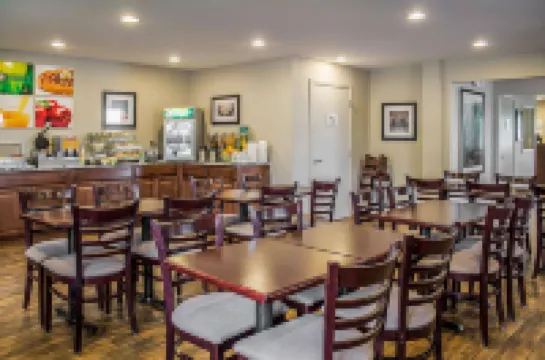 Quality Inn Hotels in Guernsey County