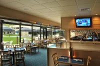 Best Western Plus University Inn - Bares