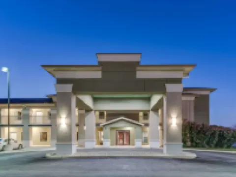 Super 8 by Wyndham Cotulla TX Hotels in Cotulla