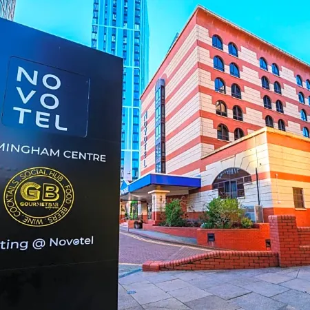 Novotel Birmingham Centre Отели рядом с достопримечательностью «Железнодорожный вокзал Уиттона»