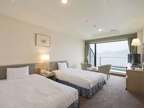 Shimonoseki Grand Hotel - parking