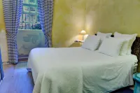 Independent Apartment n 4  in an Old Mansion Located by the Mouth of Douro River