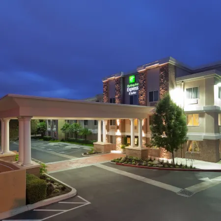 Holiday Inn Express & Suites LIVERMORE by IHG