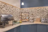 Country Inn & Suites by Radisson, Eagan, MN - breakfast