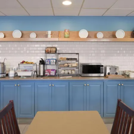 Country Inn & Suites by Radisson, Warner Robins, GA