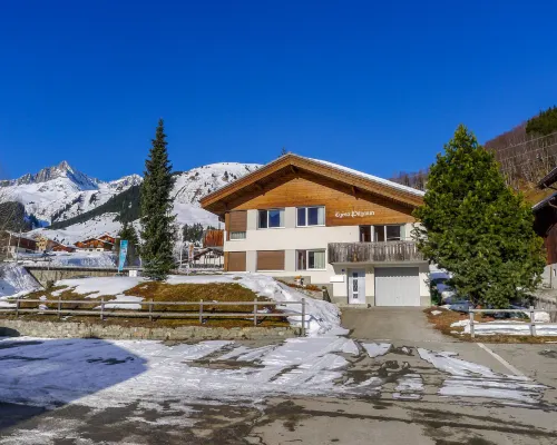 Tgesa Pitgmun Hotels in Tujetsch
