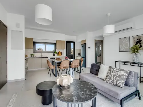 Sanders Elgio - Generous 2-Bdr. Apt. w/ Balcony - Lejligheder