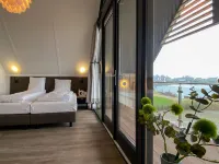 Oesterdam Resort Hotels in Tholen